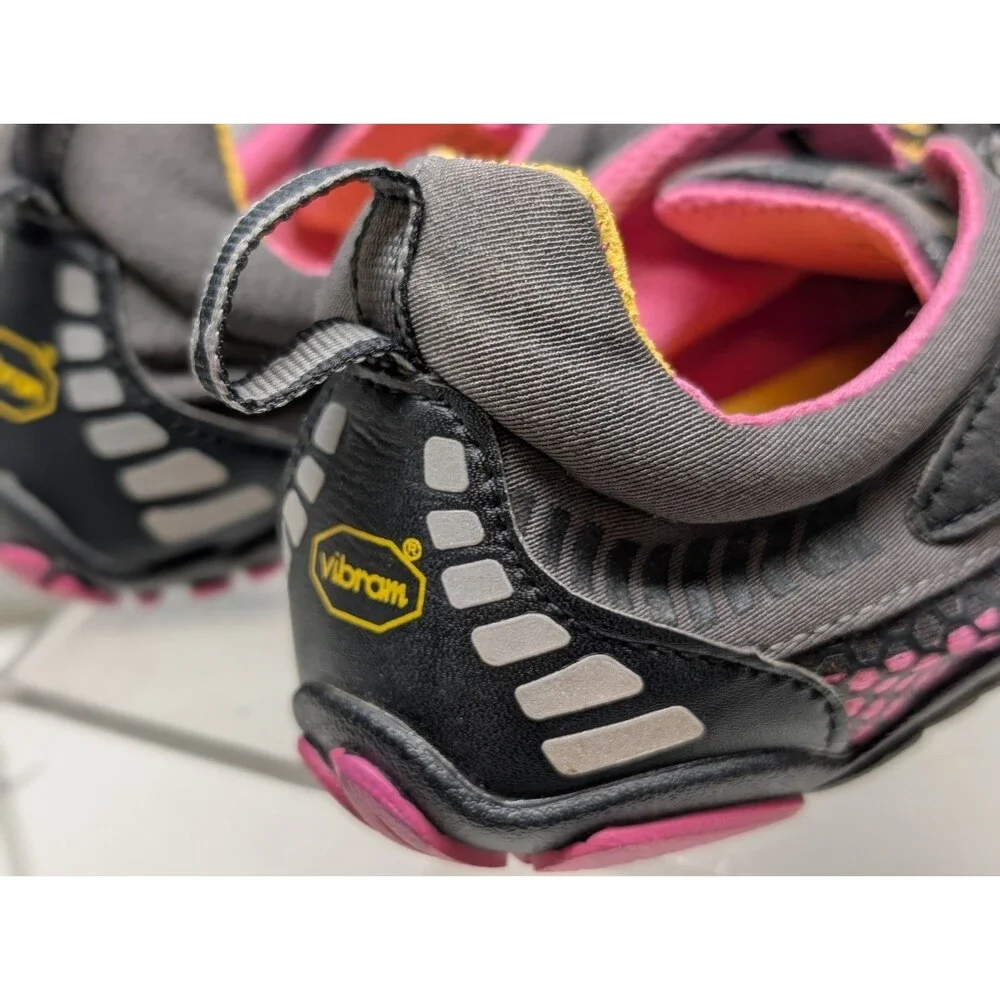 EUC Vibram FiveFingers W3753 Toe Shoes Gray Pink Womens Size 38 EU